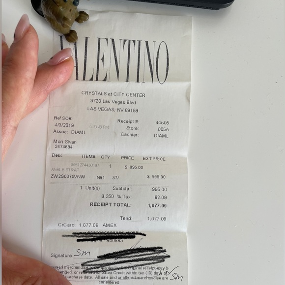 Valentino Valentino 😍 - Picture 7 of 7